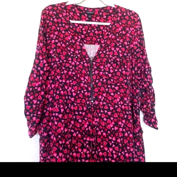 NWOT Torrid Hearts Zip Front Shirt Dress size 4. Super cute!! - Picture 6 of 8